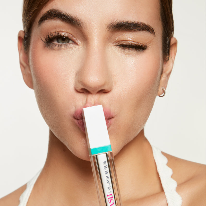 fLASH_Cosmetics-About_Us-Model-Serum-mobile - fLASH Cosmetics